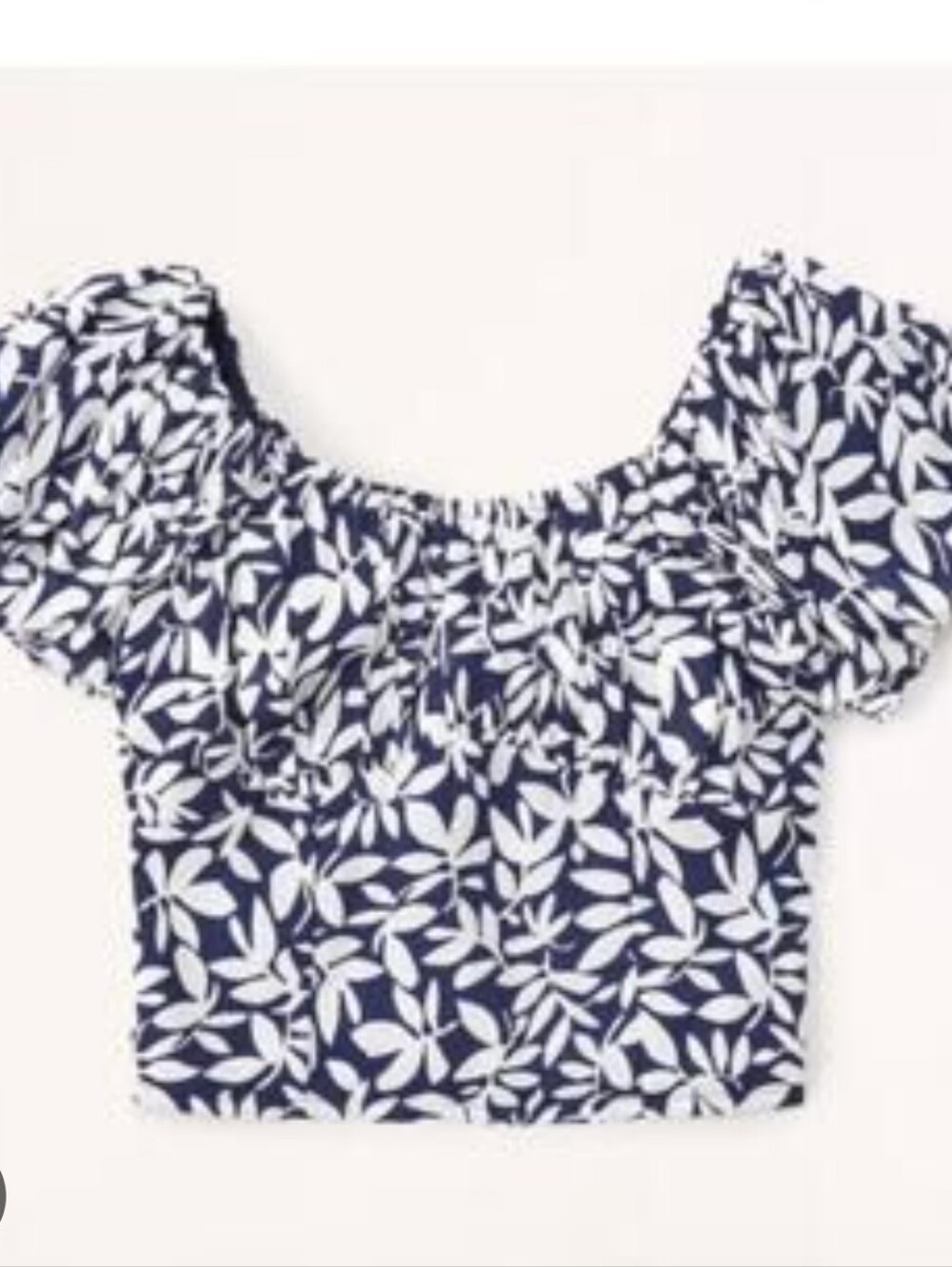 Abercrombie & Fitch ✨️ Navy and White Leaf-Print Women's Crop Top Size L